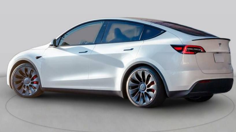 TESLA MODEL Y 2024 7SAYGAEE8RF100213 image